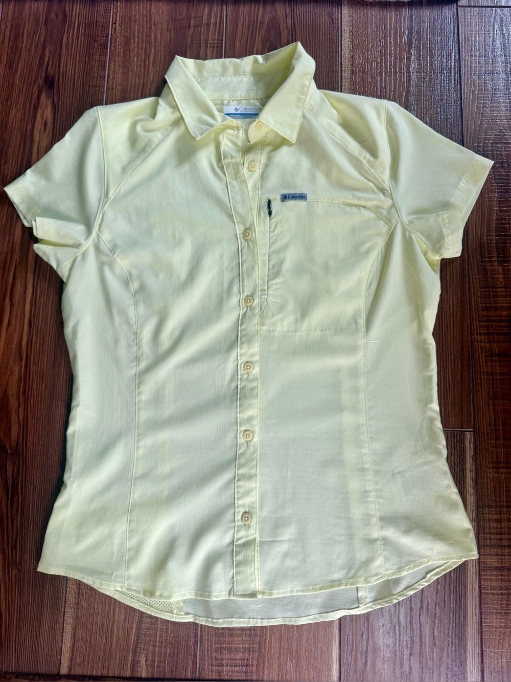 Columbia Pale Yellow Short Sleeve Button-Up Shirt